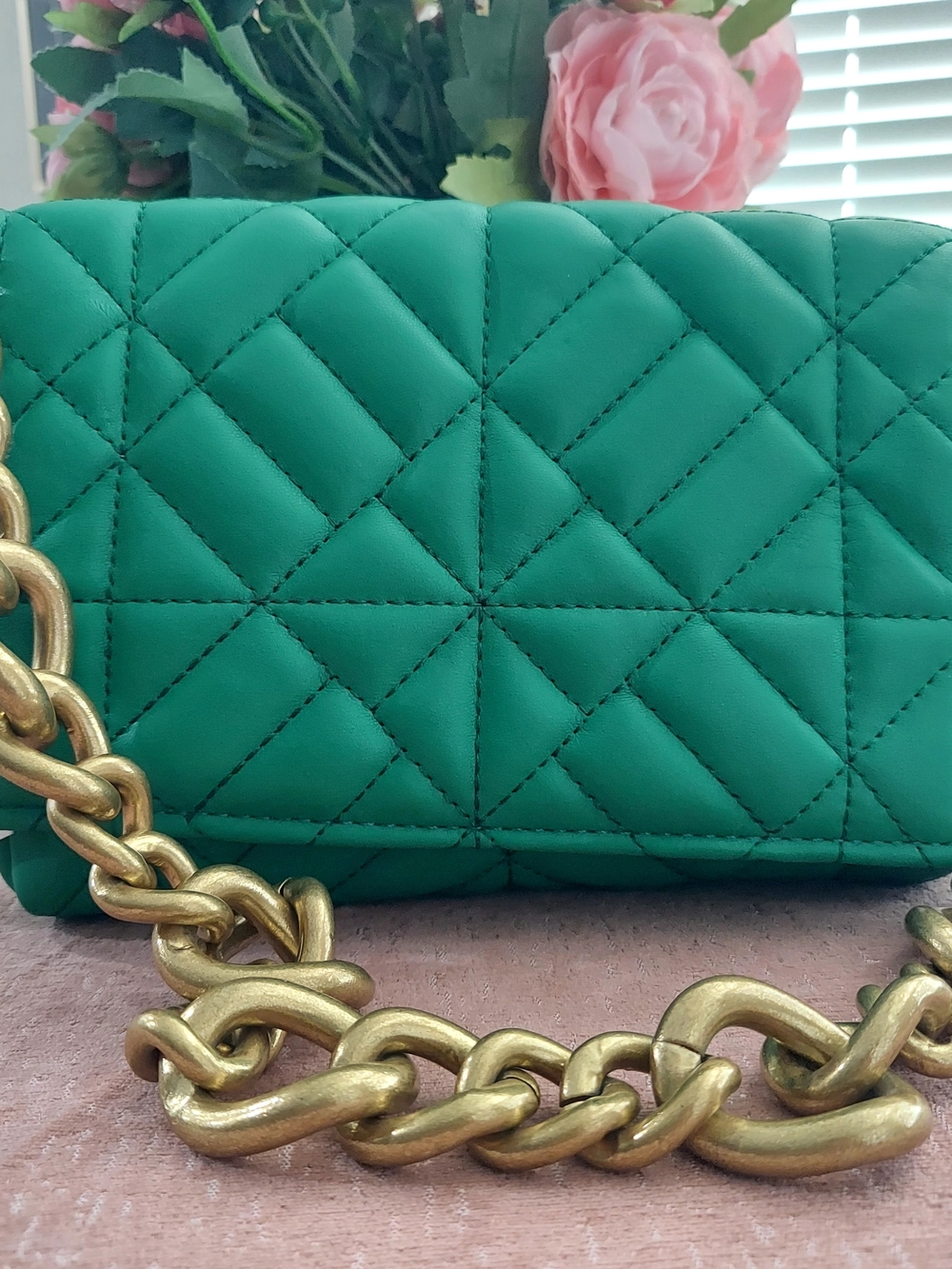 Zara Quilted Emerald Shoulder Bag with Chunky Gold Chain - Picture 1 of 3
